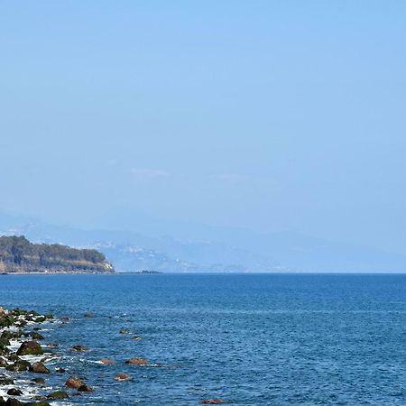Riviera Degli Eucalipti - Cottage In Riva Al Mare 아치레알레 외부 사진